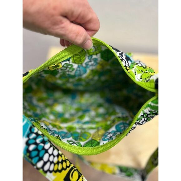 Vera Bradley Lime's Up Clare‎ Crossbody Bag - Picture 6 of 7